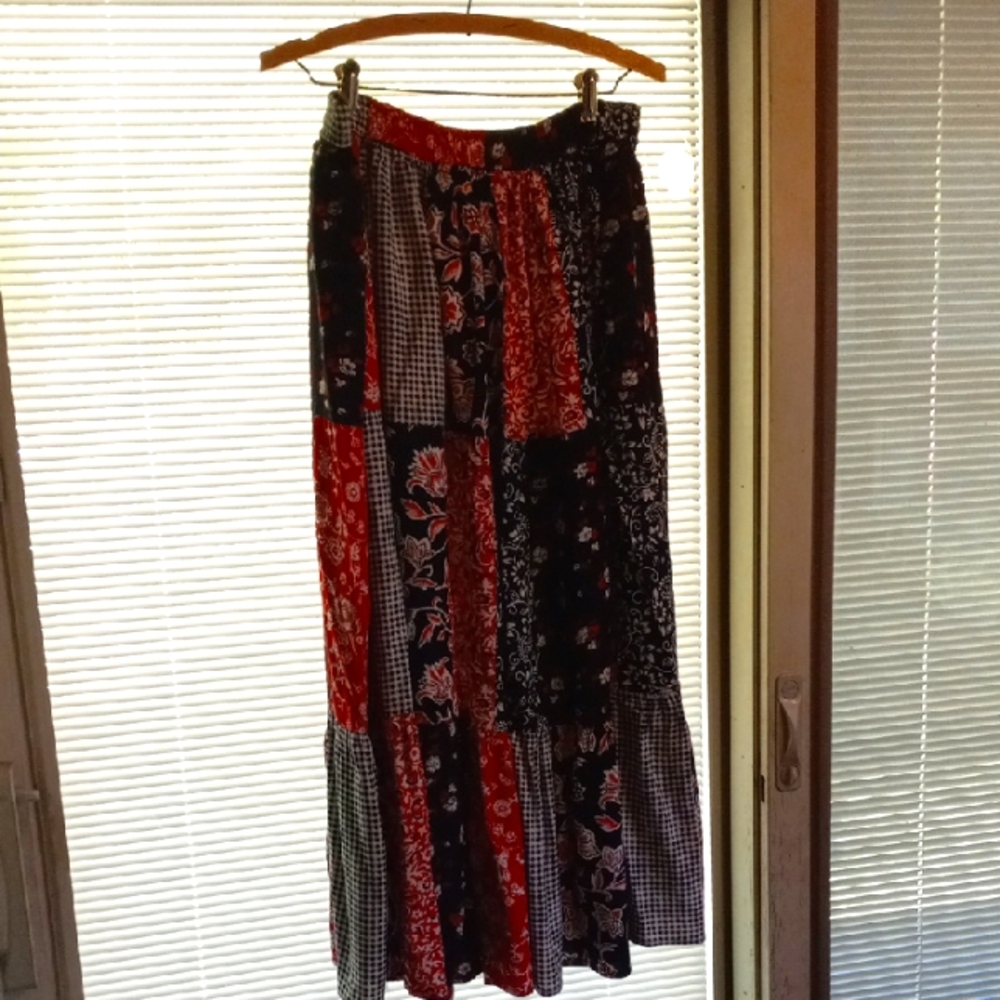 Patchwork Maxi Skirt - Red and Black Elastic Waist Size M 100% Rayon